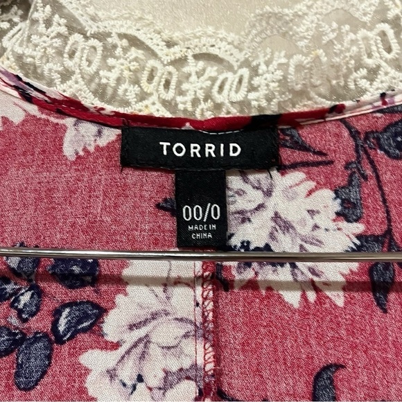 Torrid Red Floral and Lace Kimono Flowy Long Size 00/0 or 10/12 Boho Festival - Picture 4 of 9